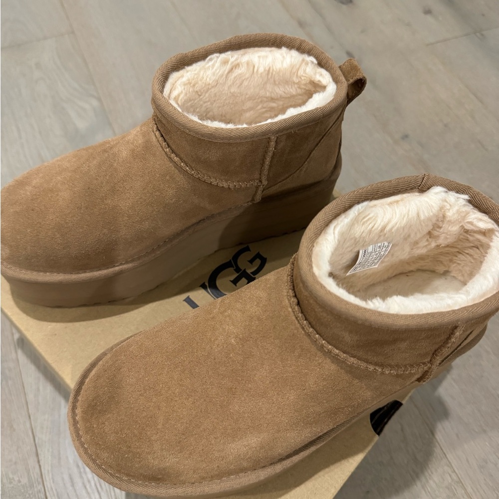 Ultra Mini Platform UGGs with Box